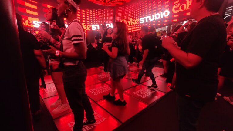 Pista de dança sustentável que gera energia elétrica através do movimento